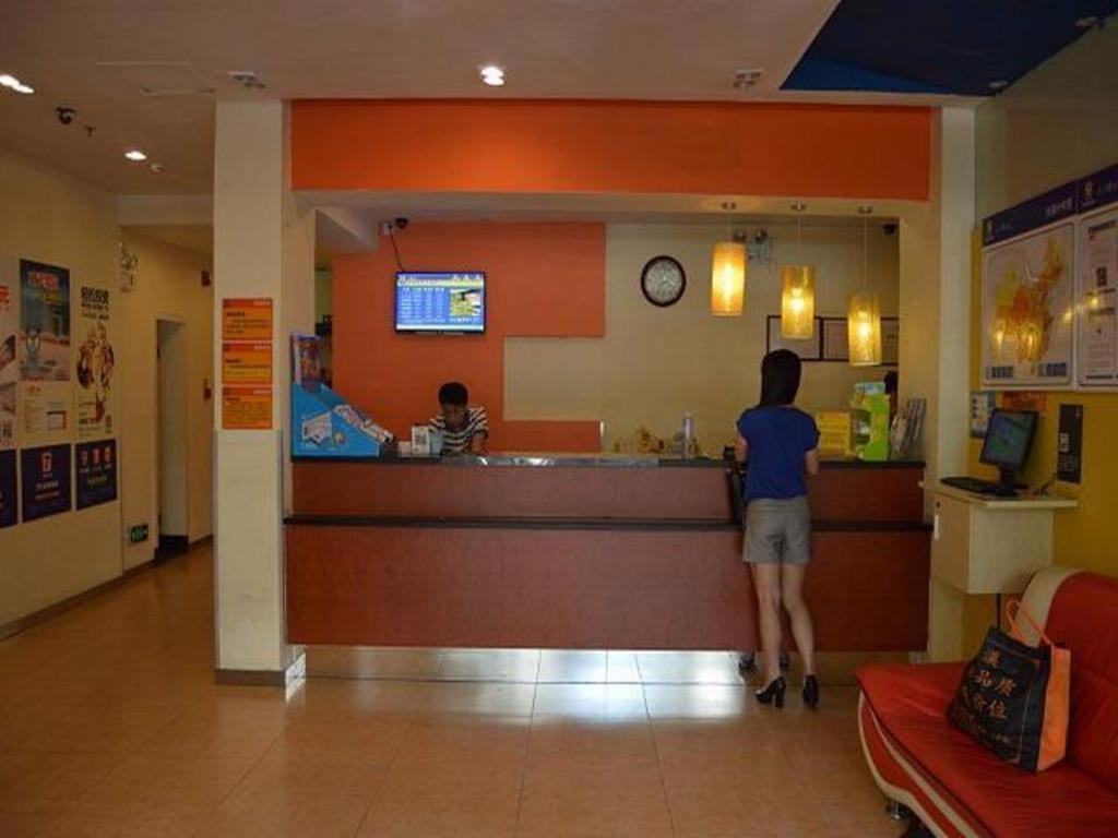 7 Days Inn Meizhou Jiangnan Kedu Commercial Plaza Buitenkant foto