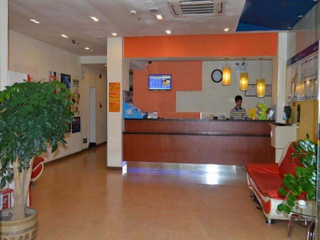 7 Days Inn Meizhou Jiangnan Kedu Commercial Plaza Buitenkant foto